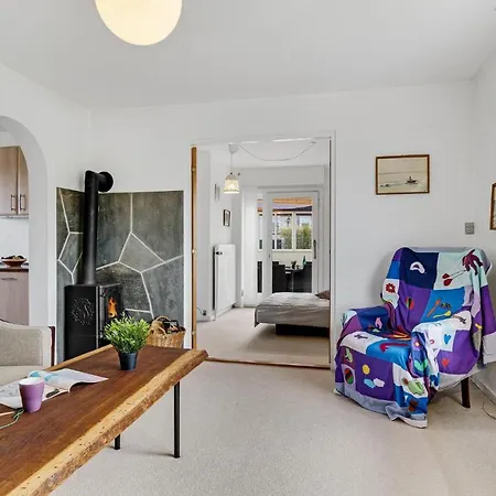 4 Bedroom Amazing In Holiday home