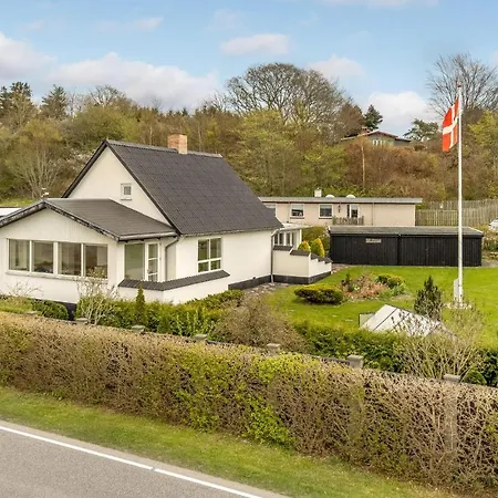 Holiday home 4 Bedroom Amazing In